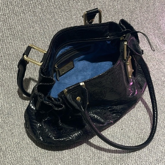 Sharif 1827 Couture Black Shoulder Bag with Glossy Finish and Silver Accents - Picture 3 of 16